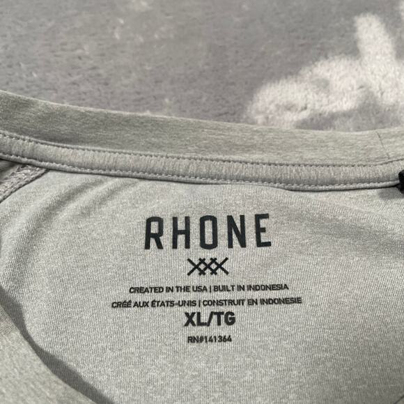 Rhone Reign Tee Shirt Mens XL Grey Performance Activewear Workout Training Gym - Picture 3 of 8
